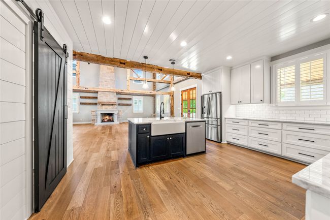 8300 Spicewood Springs Rd, House other with 4 bedrooms, 4 bathrooms and null parking in China Spring TX | Image 15