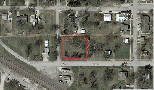 218 W 2nd St, Onaga, KS, 66521-9422 | Card Image