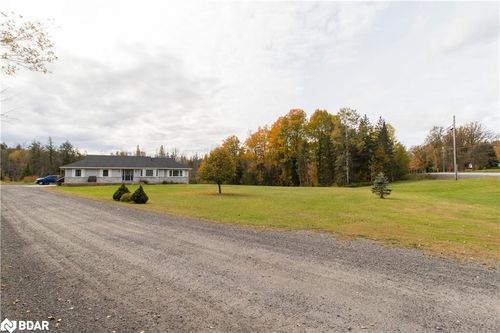 11153 522 Highway, Port Loring, ON, P0H1Y0 | Card Image