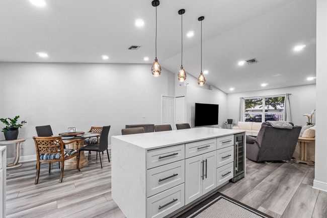 981 Wynndale Way, House other with 3 bedrooms, 2 bathrooms and null parking in Lantana FL | Image 12