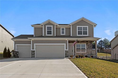 829 Se Hillside Circle, Blue Springs, MO, 64014 | Card Image