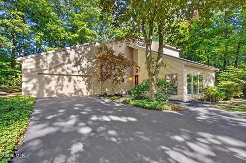 11 Beechridge Rd, Clifton Park, NY, 12065-2729 | Card Image