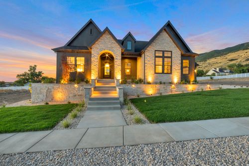136 W Summerhill Ln, Centerville, UT, 84014-3451 | Card Image