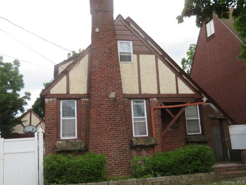 740 Wesley St, North Baldwin, NY, 11510-1430 | Card Image