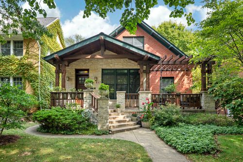 837 Lincoln Street, Evanston, IL, 60201 | Card Image