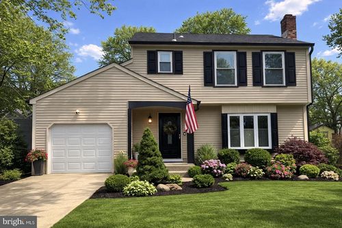 3 Evergreen Ln, Burlington, NJ, 08016-9705 | Card Image