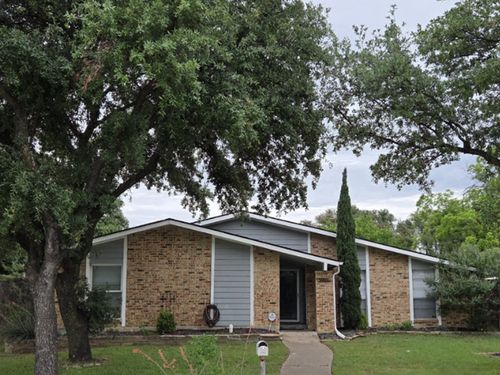1901 Paxton Dr, Carrollton, TX, 75007-3131 | Card Image