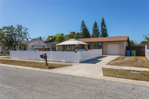 2710 38th St W, BRADENTON, FL, 34205-2020 | Card Image