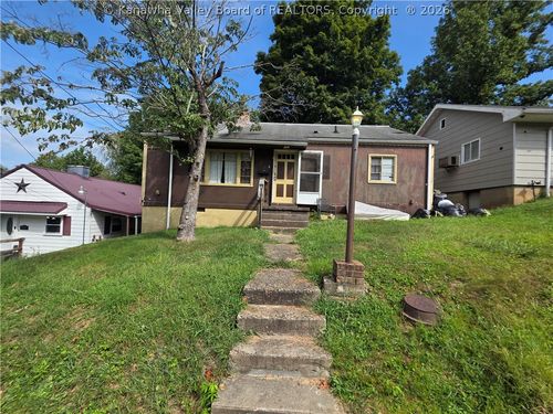 872 Hudson St, Saint Albans, WV, 25177-3852 | Card Image