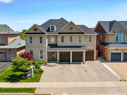 31 Eiffel Blvd, Brampton, ON, L6P1W3 | Card Image