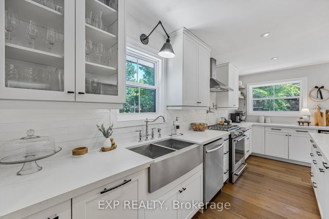 81 Forest Cir, House other with 6 bedrooms, 2 bathrooms and 6 parking in Tiny ON | Image 6