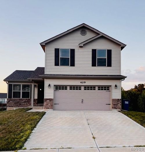409 Triathlon Dr, Foristell, MO, 63348-2657 | Card Image