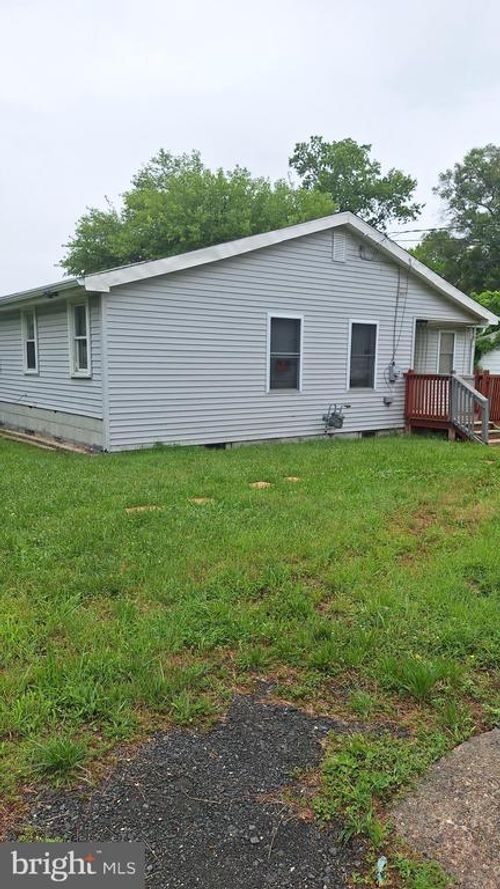 b-2 W Park Avenue, PENNS GROVE, NJ, 08069 | Card Image