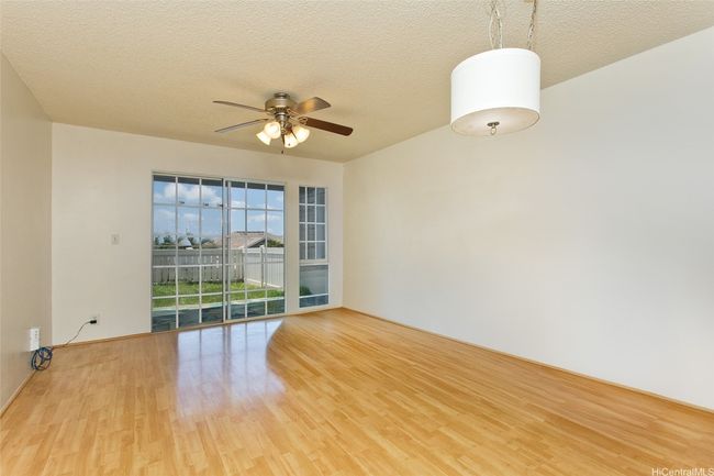 Living Room | Image 11