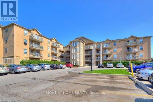 310-1460 Bishops Gate, Oakville, ON, L6M4N5 | Card Image