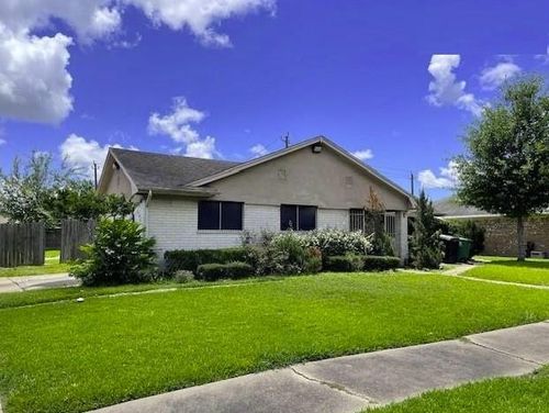 10134 Kirkglen Dr, Houston, TX, 77089-2318 | Card Image