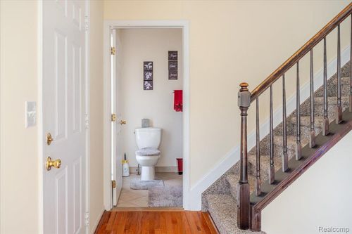 6423 Greenbriar Dr, Van Buren Township, MI, 48111-5140 | Card Image