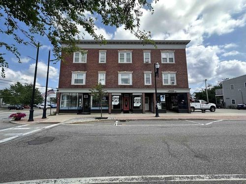 65 Hanson St, Rochester, NH, 03867-2722 | Card Image