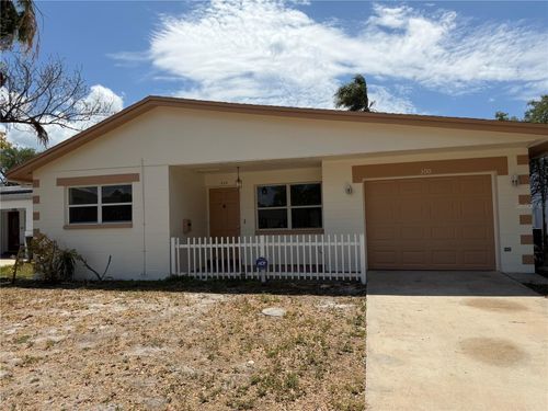 300 94th Ave N, St Petersburg, FL, 33702-2520 | Card Image