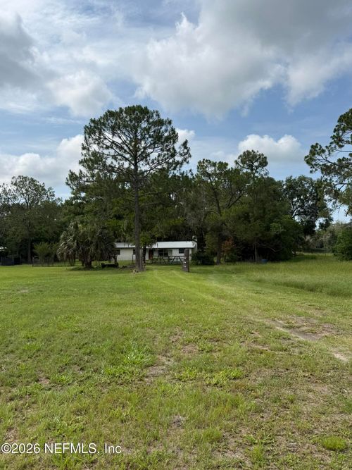 7451 Crill Ave, Palatka, FL, 32177-8926 | Card Image