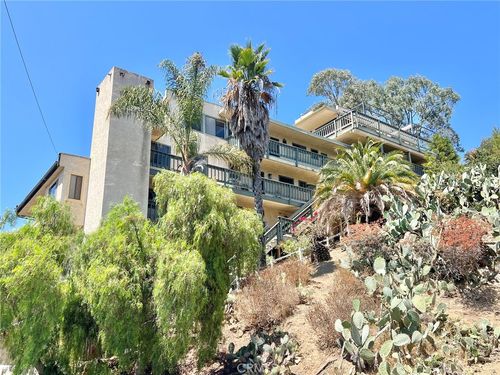 109 Tremont St, Avalon, CA, 90704-2876 | Card Image