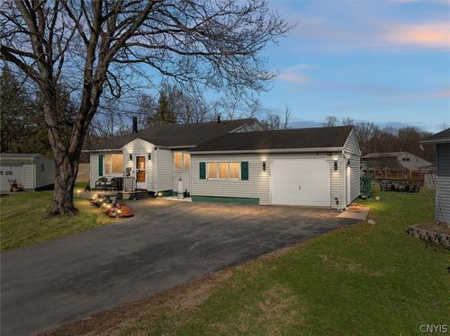 4 Theresa Ct, Utica, NY, 13502-1713 | Card Image