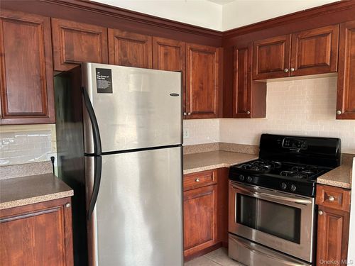 3-126 Deer Park Ave, Babylon, NY, 11702-2831 | Card Image