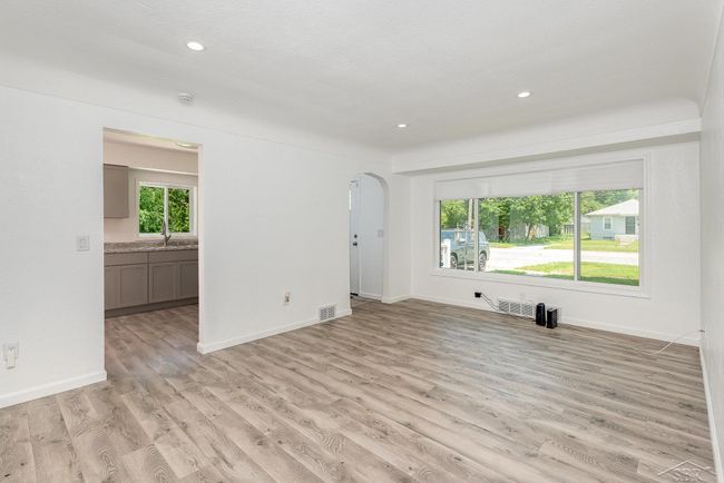 Living Room | Image 6