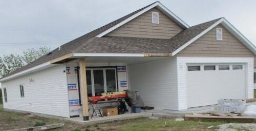 814 N Barela Cir, CENTRALIA, MO, 65240 | Card Image