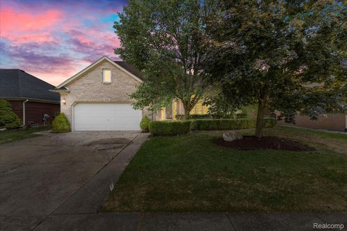 49366 Briar Pointe Dr, Macomb, MI, 48044-1844 | Card Image