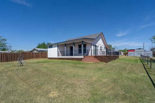 302 N Austin St, Coupland, TX, 78615-4800 | Card Image