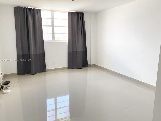 APT-805 - 19390 Collins Ave, Condo with 1 bedrooms, 2 bathrooms and null parking in Sunny Isles Beach FL | Image 10