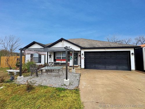 1208 Polk Ave, Wagoner, OK, 74467-7824 | Card Image