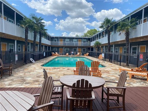 207-2401 Manor Rd, Austin, TX, 78722-2013 | Card Image