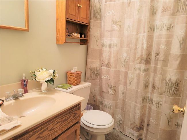 Hall bath has tub/shower | Image 22