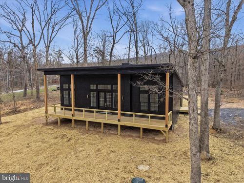 50 Winona Cir, HARPERS FERRY, WV, 25425-5818 | Card Image