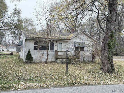 8700 Old Bunkum Rd, Caseyville, IL, 62232-2142 | Card Image