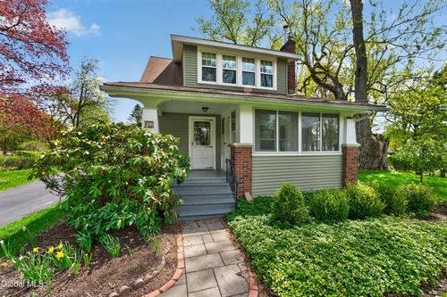 32 Old Troy Rd, East Greenbush, NY, 12061-1525 | Card Image