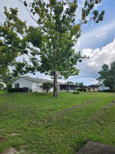 6044 Shiprock Avenue, House other with 2 bedrooms, 2 bathrooms and null parking in Spring Hill FL | Image 3