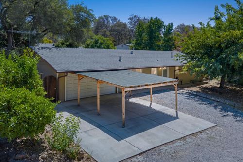861 Live Oak Way, Auburn, CA, 95603-3322 | Card Image