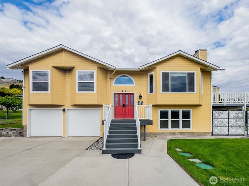 210 25th St Ne, East Wenatchee, WA, 98802-4097 | Card Image
