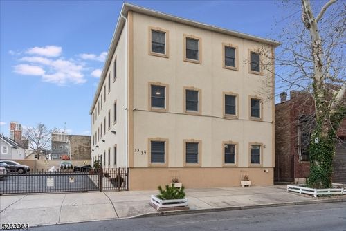 2a-33 New York Ave, Newark, NJ, 07105-1208 | Card Image