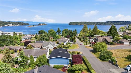 1525 Loat St, Nanaimo, BC, V9S3L5 | Card Image