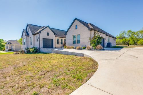 158 Double Eagle Ranch Dr, Cedar Creek, TX, 78612-4294 | Card Image