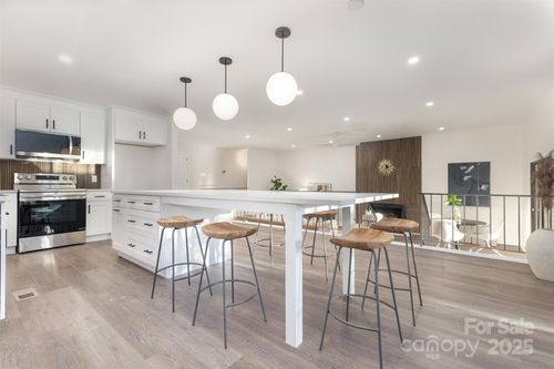 1184 Molokai Dr, Fort Mill, SC, 29708-8580 | Card Image