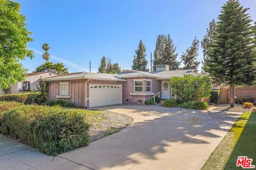 6845 Winnetka Ave, Winnetka, CA, 91306-3935 | Card Image