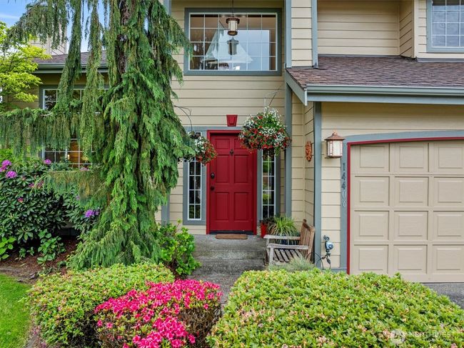 Lush Entry | Image 5