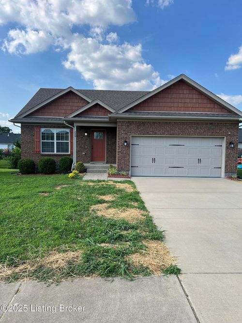 220 Meadowcrest Dr, Mt Washington, KY, 40047-6481 | Card Image