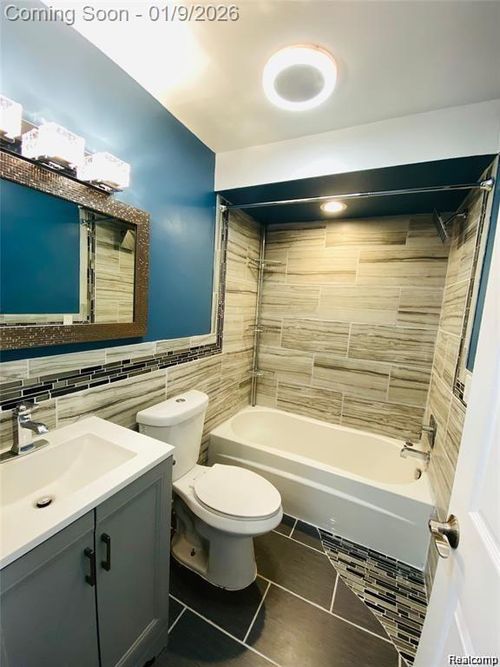 1973 Orleans St, Detroit, MI, 48207-2718 | Card Image