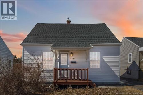 27 Airport St, Dieppe, NB, E1A2G1 | Card Image